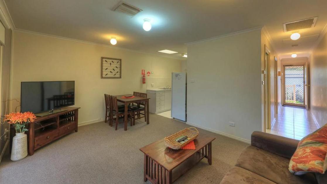 Airport Tourist Village Melbourne Luaran gambar
