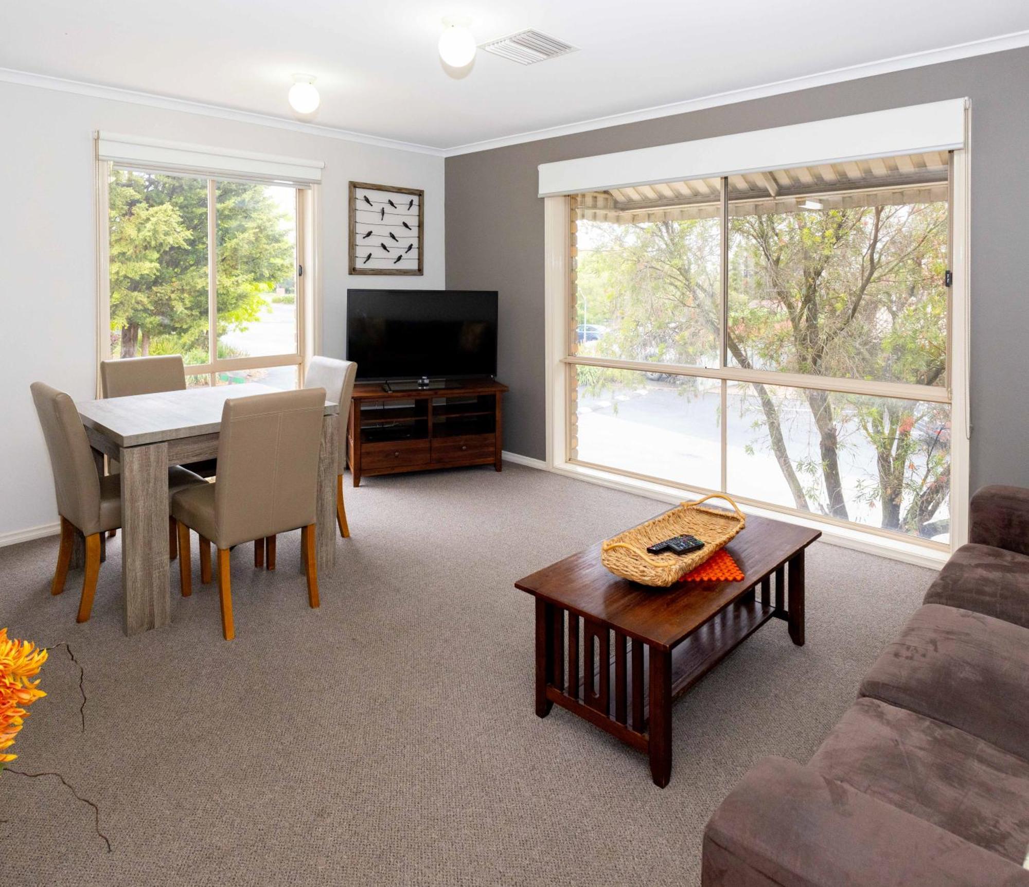 Airport Tourist Village Melbourne Luaran gambar